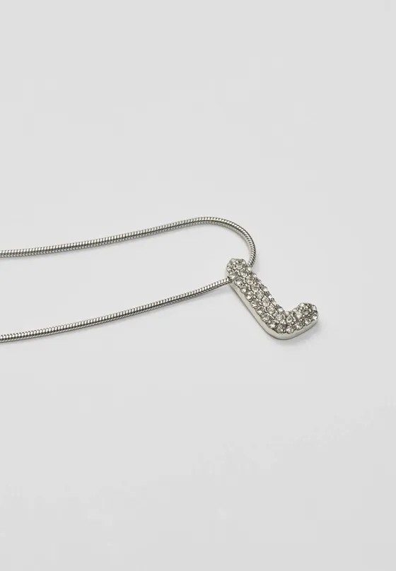 Цепочка с подвеской в виде буквы, отделанной стразами