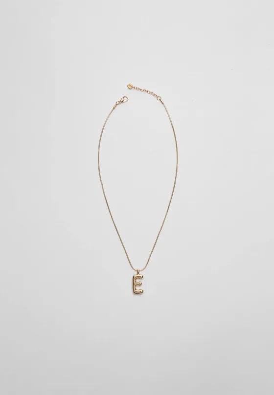 Цепочка с подвеской в форме буквы