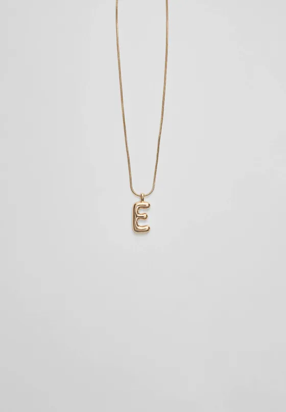 Цепочка с подвеской в форме буквы