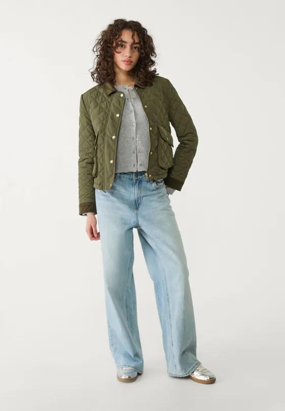 Сеганая куртка из вельвета с контрастной отделкой