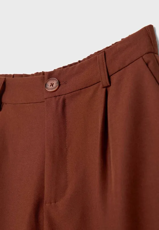 Брюки прямого кроя из струящейся ткани с защипами