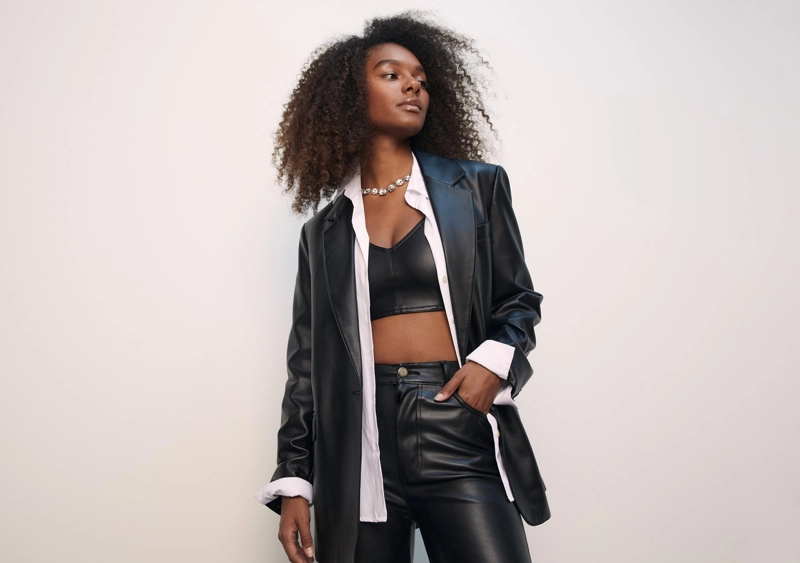 Блейзер прямого кроя из искусственной кожи