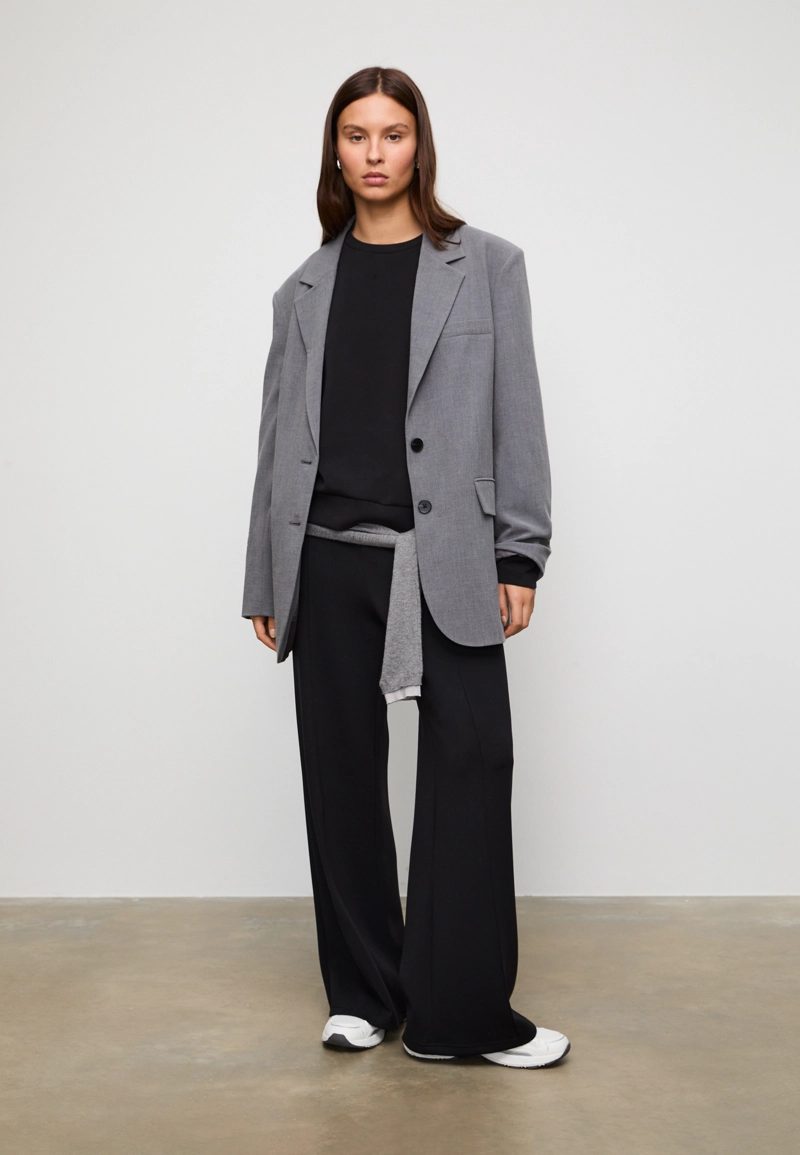 Базовая толстовка из мягкой ткани