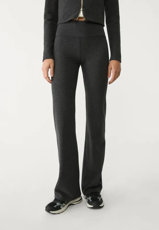 Трикотажные брюки клеш