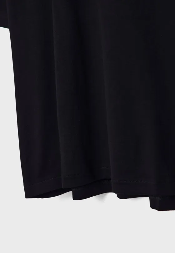 Базовая футболка оверсайз из плотной ткани