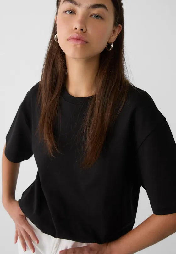 Базовая футболка оверсайз из плотной ткани