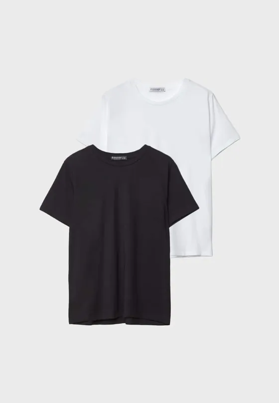 Набор из двух базовых футболок классического кроя с круглым вырезом