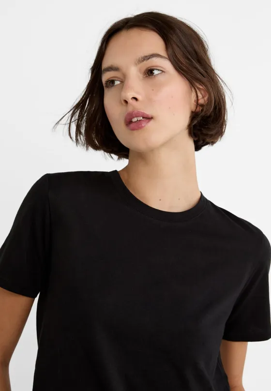 Набор из двух базовых футболок классического кроя с круглым вырезом