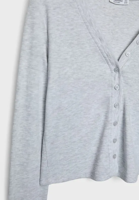 Футболка с длинными рукавами и пуговицами