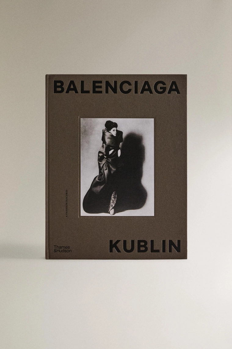 Книга balenciaga kublin