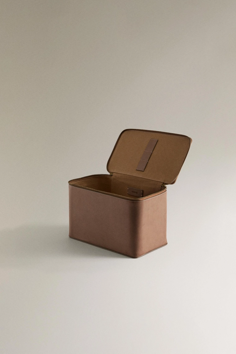 Большая кожаная косметичка