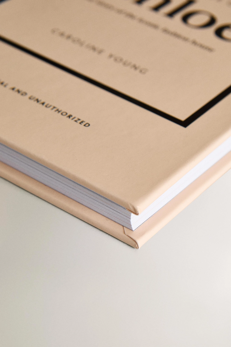 Книга the little book of chloé