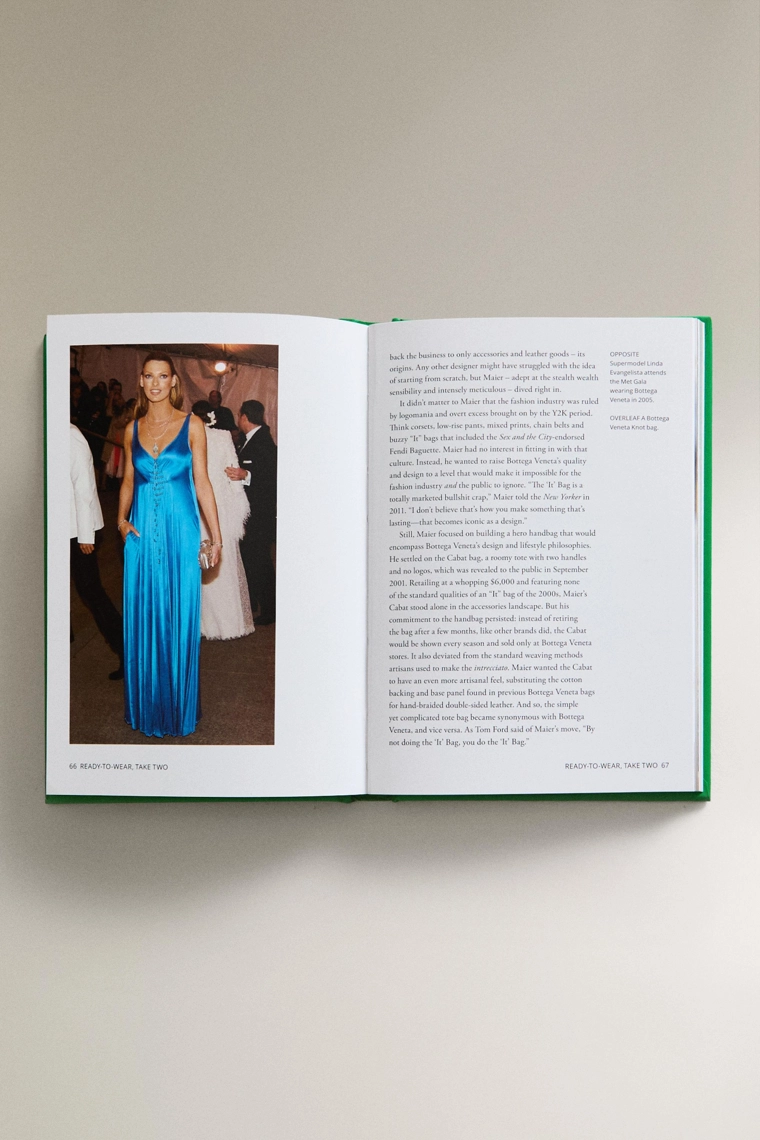 Книга the little book of bottega veneta