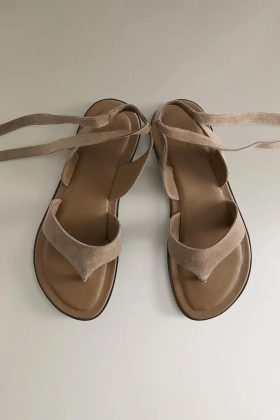 Кожаные босоножки с лодыжками