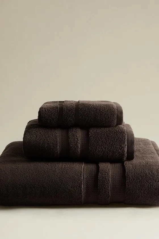 Очень мягкое ванное полотенце с двойной отделкой