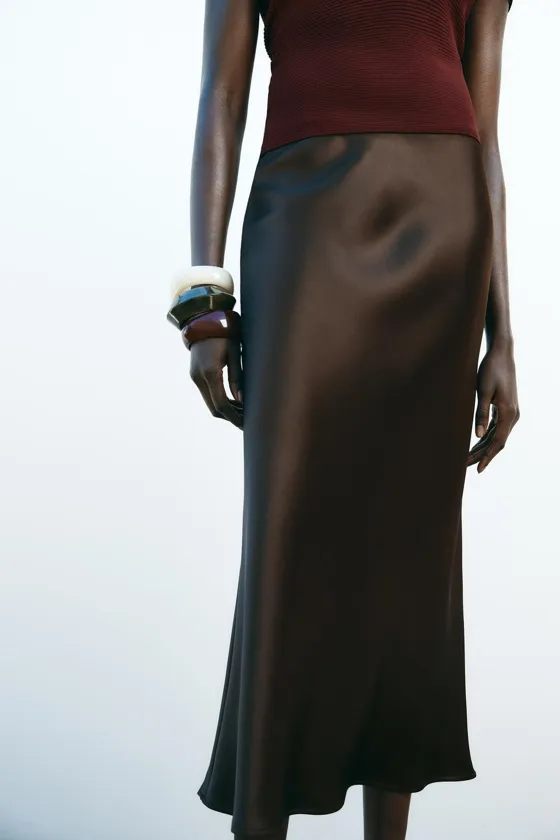 АТЛАСНАЯ ЮБКА МИДИ