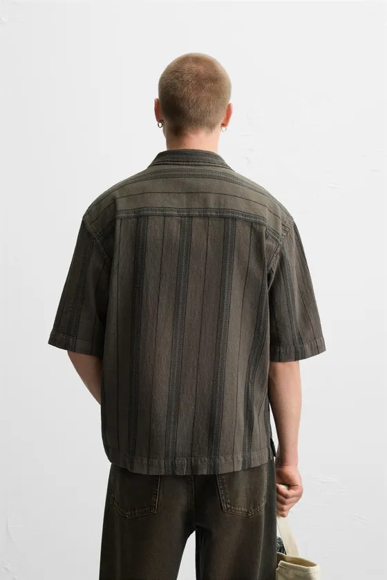 РУБАШКА С ТЕКСТУРНЫМ УЗОРОМ И ВЫШИВКОЙ