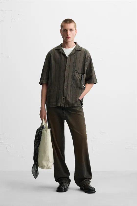 РУБАШКА С ТЕКСТУРНЫМ УЗОРОМ И ВЫШИВКОЙ