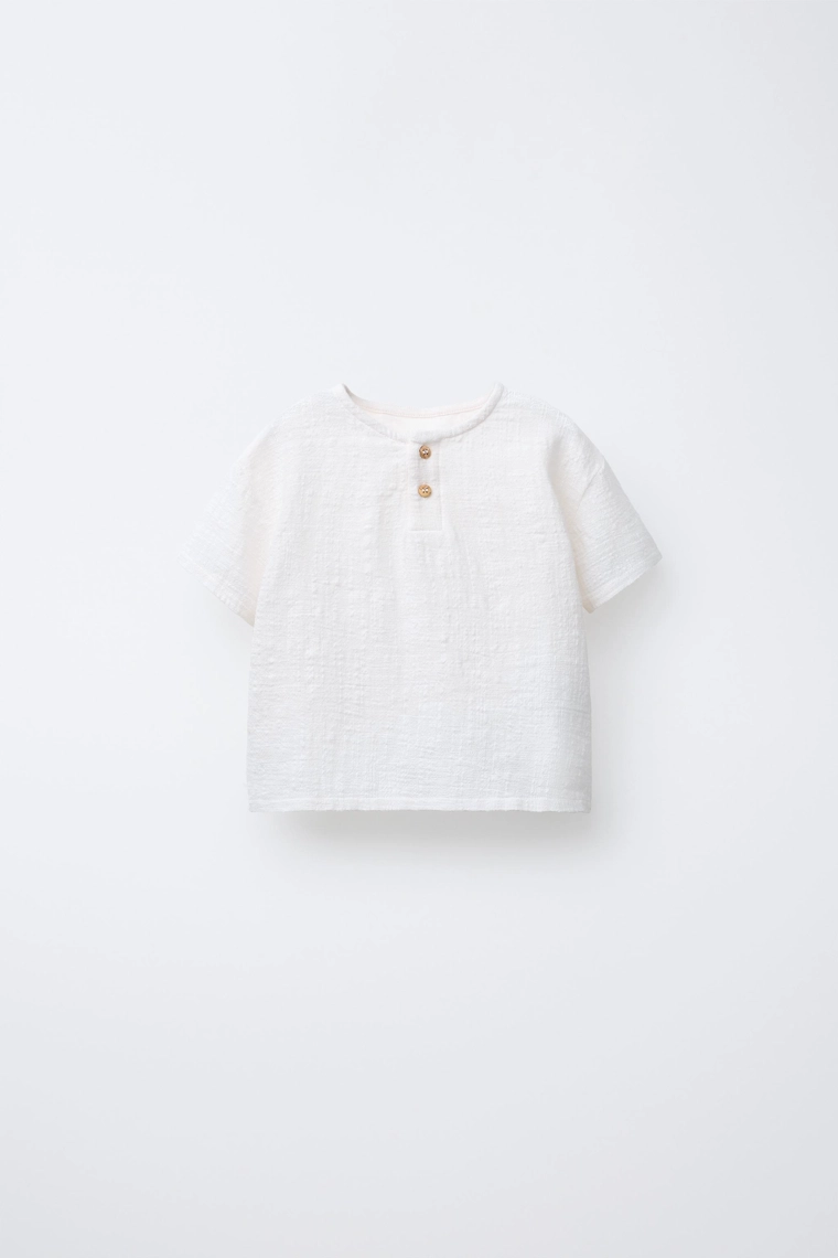 Футболка с застежкой henley и комбинированной текстурой