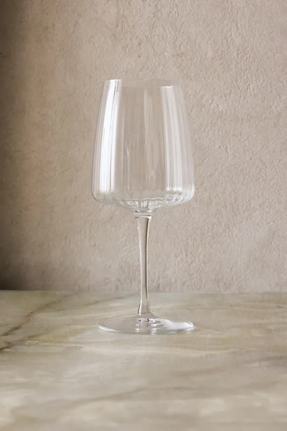 Большое стекло с линиями