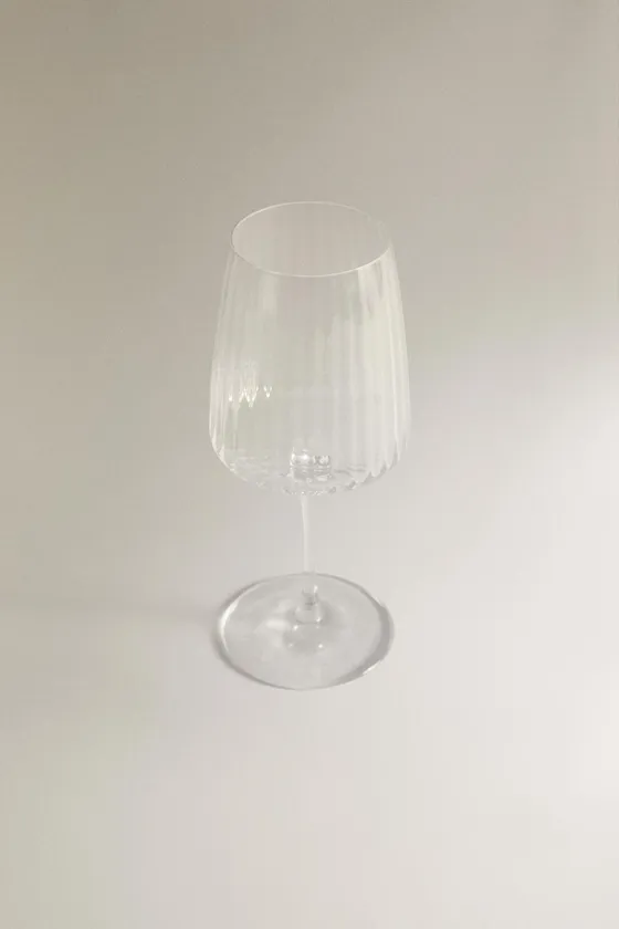 Большое стекло с линиями