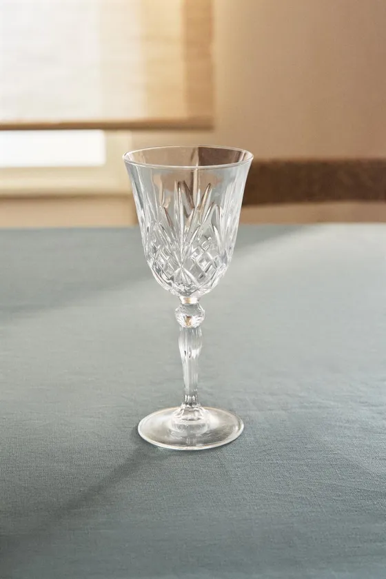 Бокал для вина из кристалла с гравировкой