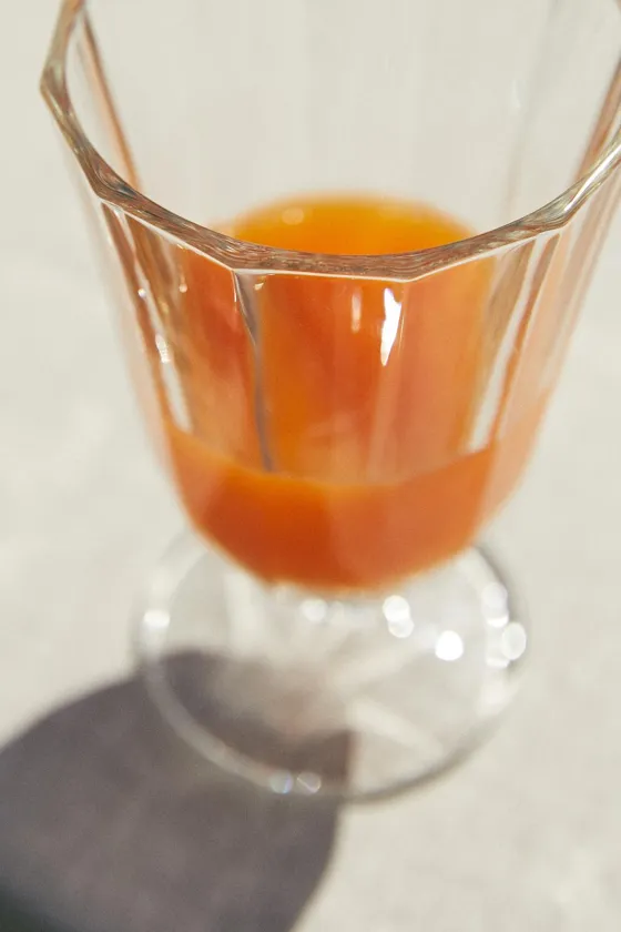 Бокал с вдавленными гранями для вина