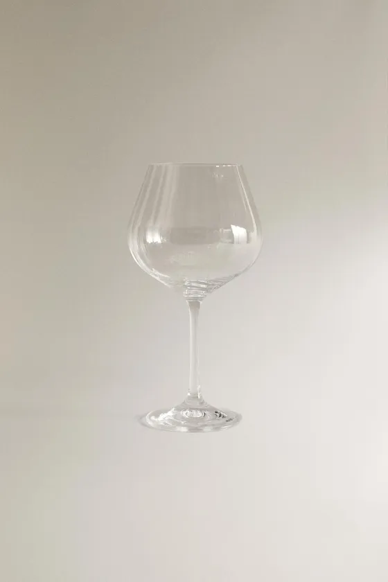 Бокал для вина с волнообразным эффектом из хрусталя богемия