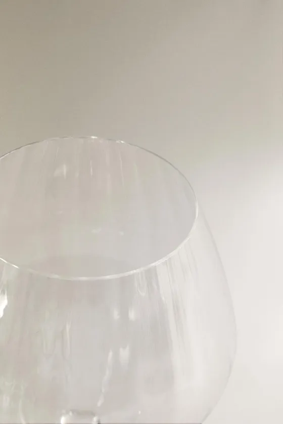 Бокал для вина с волнообразным эффектом из хрусталя богемия