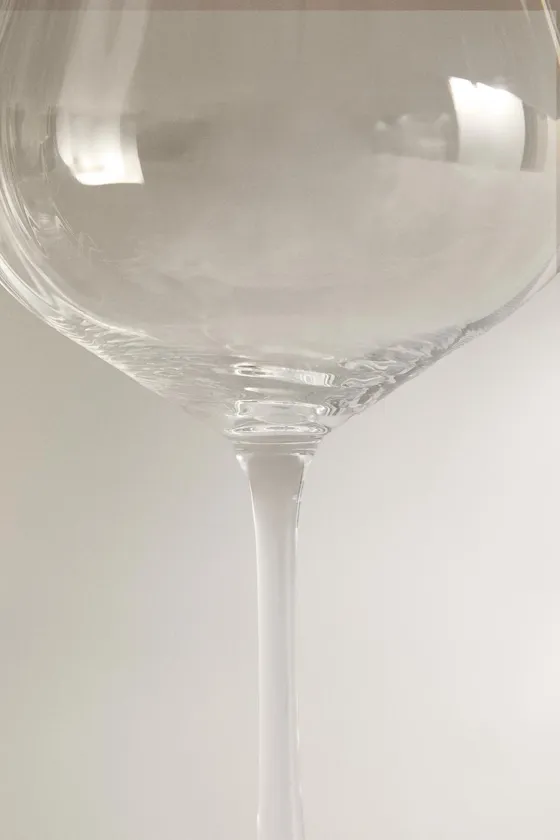 Бокал для вина с волнообразным эффектом из хрусталя богемия