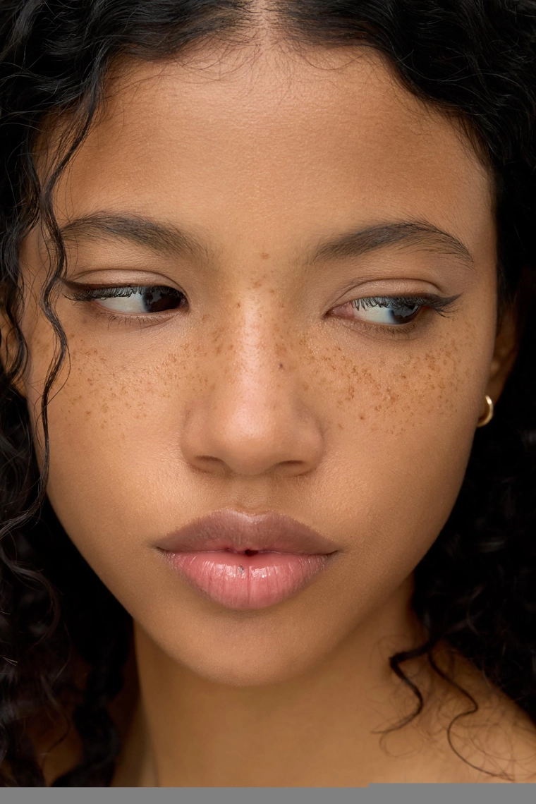 Перо для веснушек + двойной карандаш для глаз