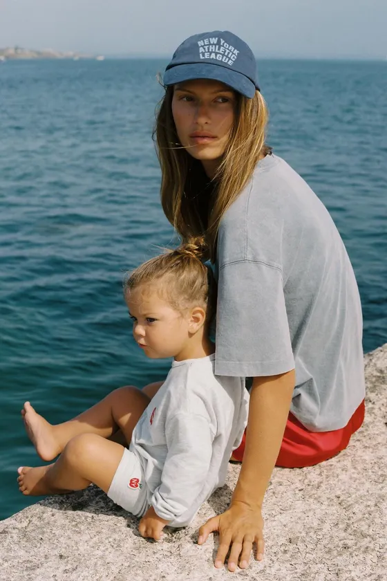 APPLE PATCH SWEATSHIRT AND BERMUDA SHORTS SET