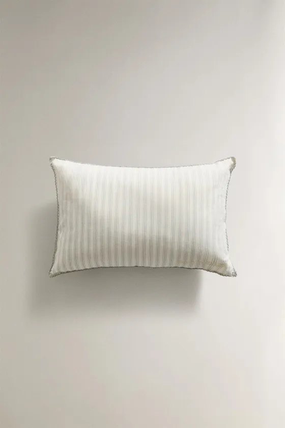 Детская полосатая подушка рожденный в 2025