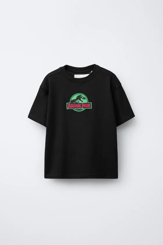 ФУТБОЛКА С РЕЛЬЕФНЫМ ПРИНТОМ JURASSIC PARK ©