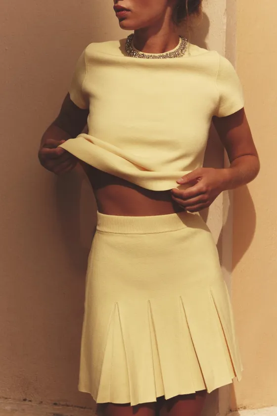 ТРИКОТАЖНАЯ МИНИ-ЮБКА В СКЛАДКУ