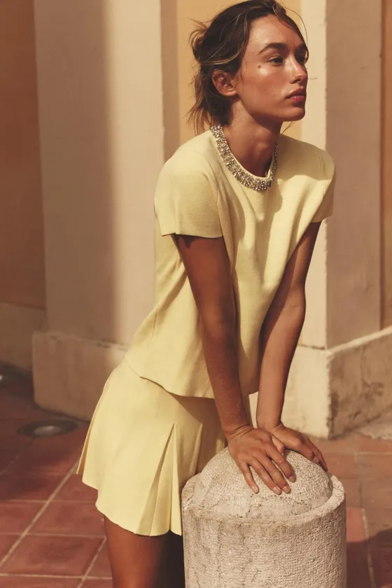 ТРИКОТАЖНЫЙ ТОП СО СТРАЗАМИ