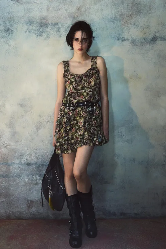 Кожаная сумка-ведро с металлическими деталями kate moss x zara