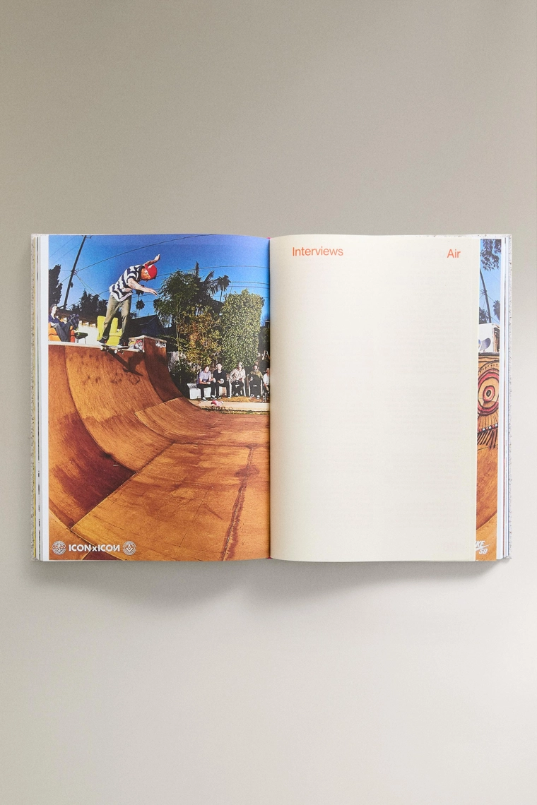 Книга nike form follows motion