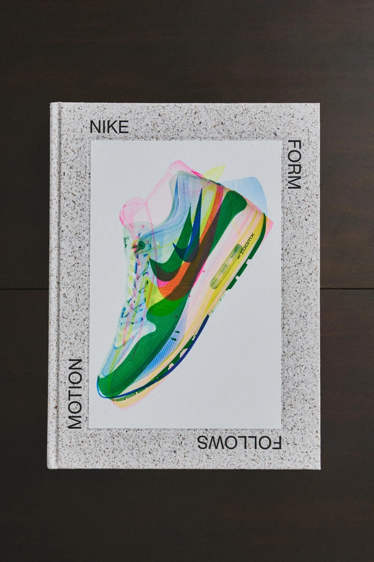 Книга nike form follows motion