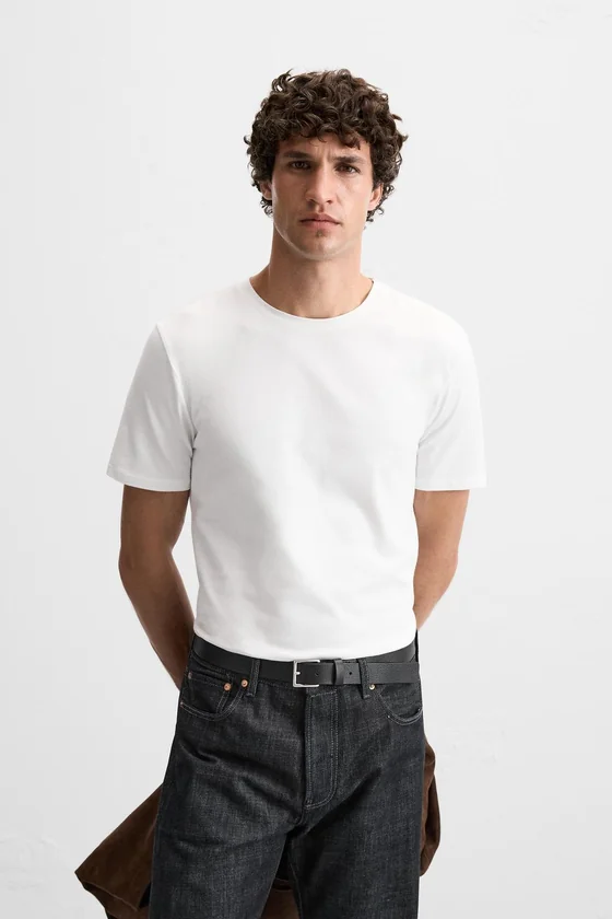 БАЗОВАЯ ПРИТАЛЕННАЯ ФУТБОЛКА SLIM FIT