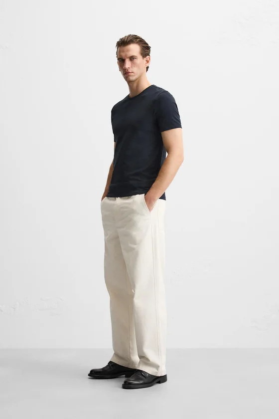 БАЗОВАЯ ПРИТАЛЕННАЯ ФУТБОЛКА SLIM FIT