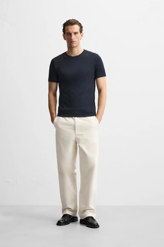 БАЗОВАЯ ПРИТАЛЕННАЯ ФУТБОЛКА SLIM FIT