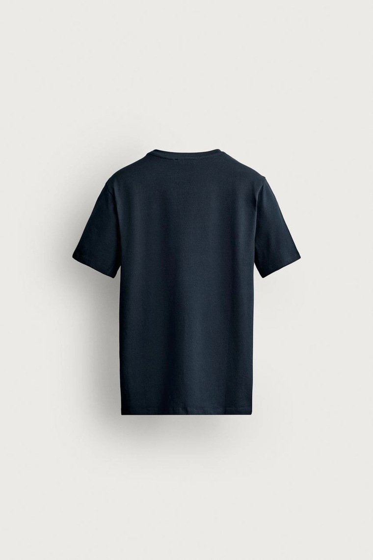 БАЗОВАЯ ПРИТАЛЕННАЯ ФУТБОЛКА SLIM FIT