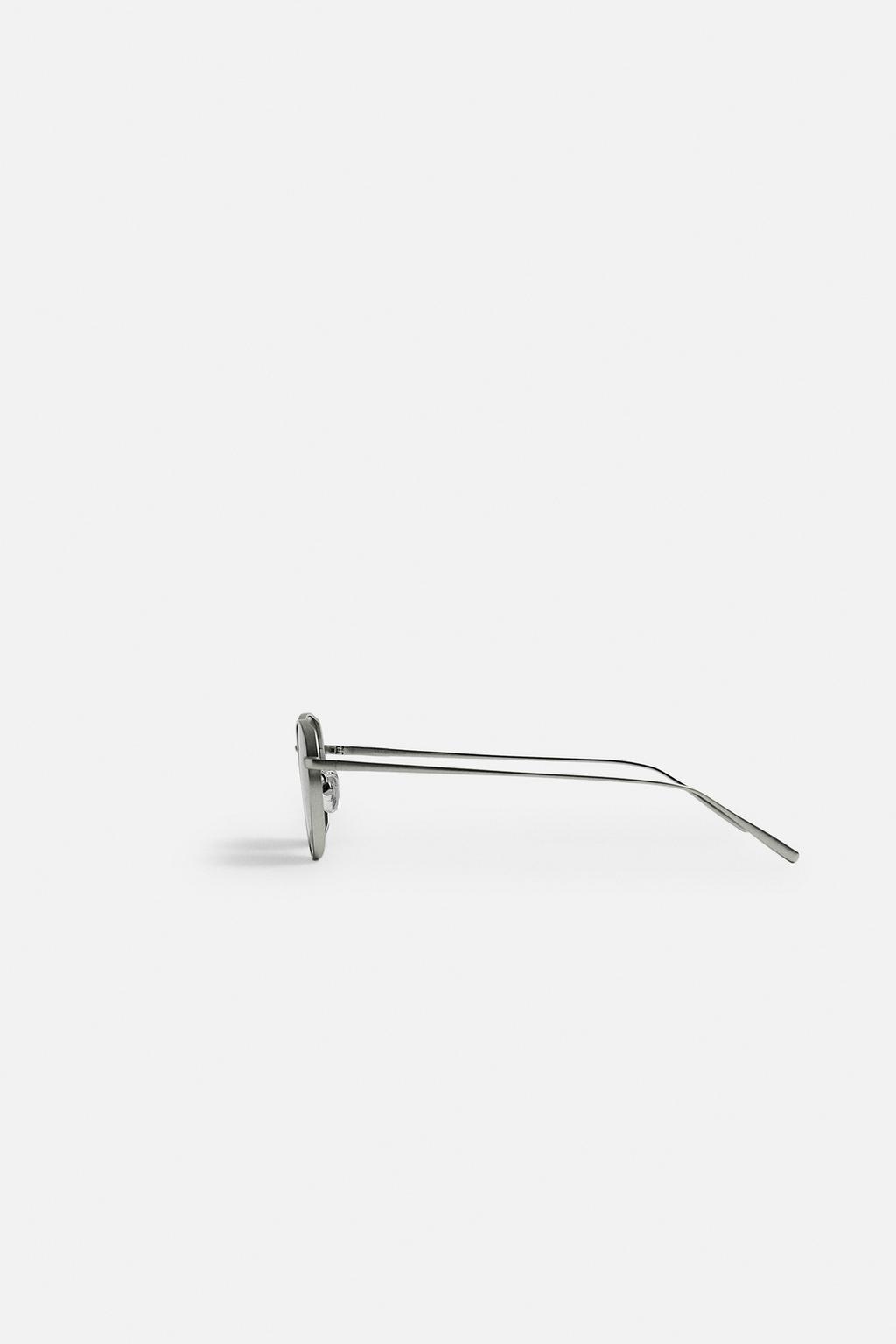 ОВАЛЬНЫЕ СОЛНЦЕЗАЩИТНЫЕ ОЧКИ