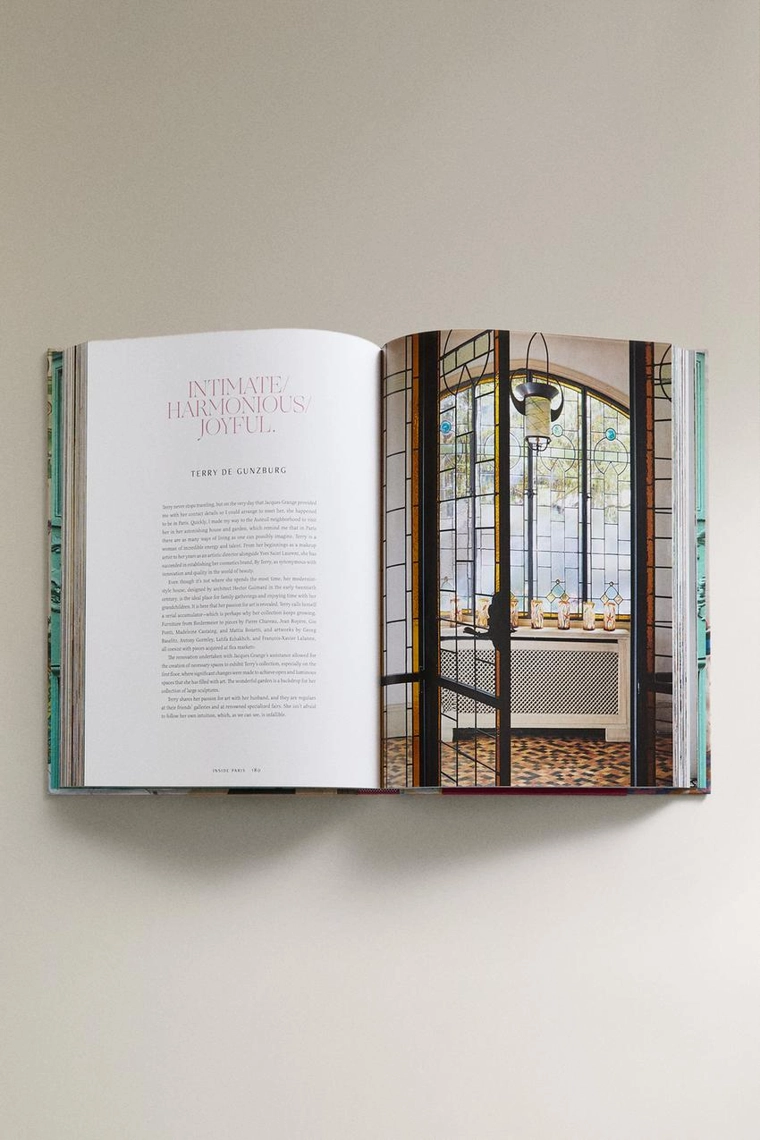 Книга inside paris