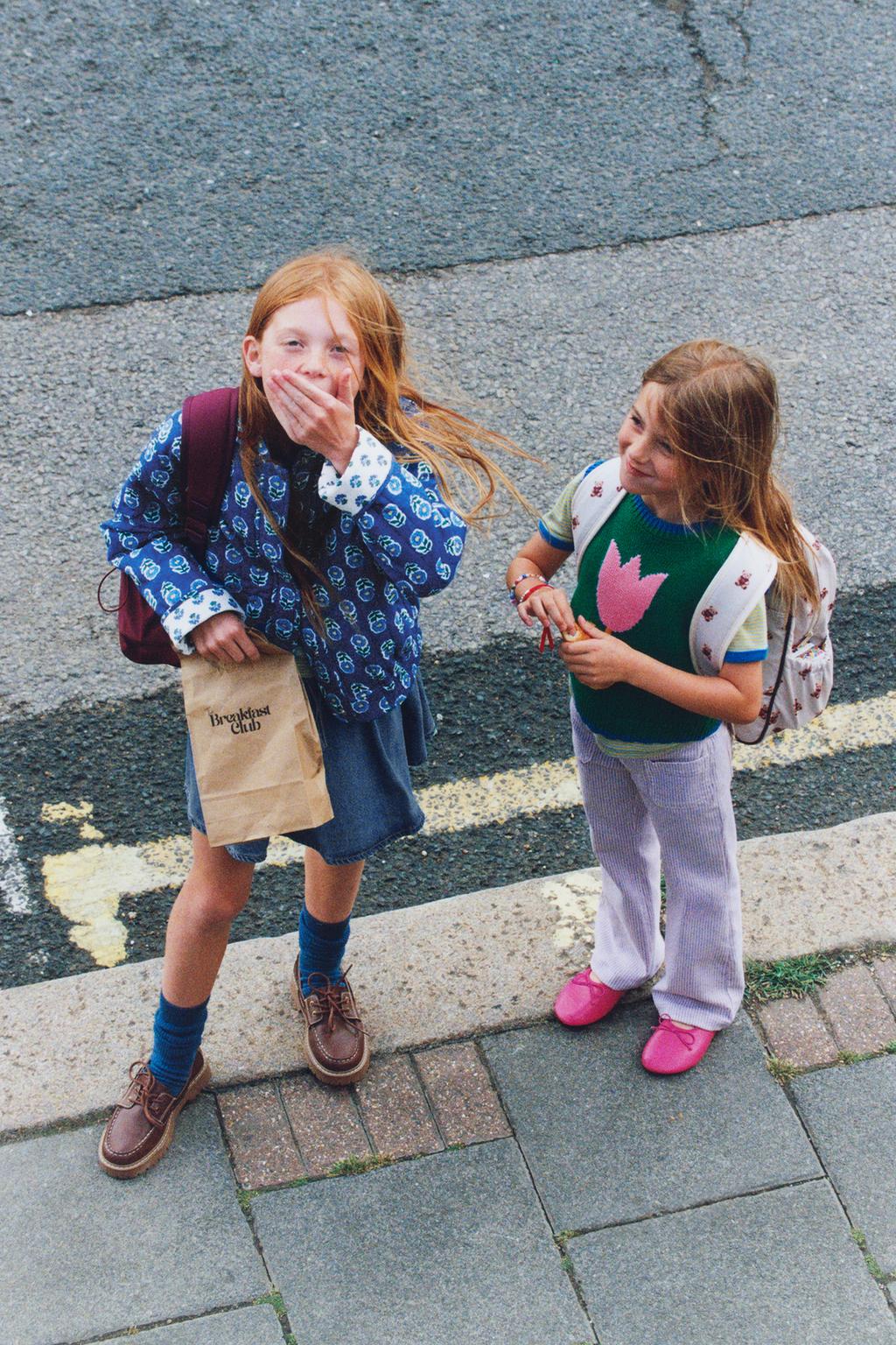 ТРИКОТАЖНЫЙ ЖИЛЕТ «ТЮЛЬПАН»