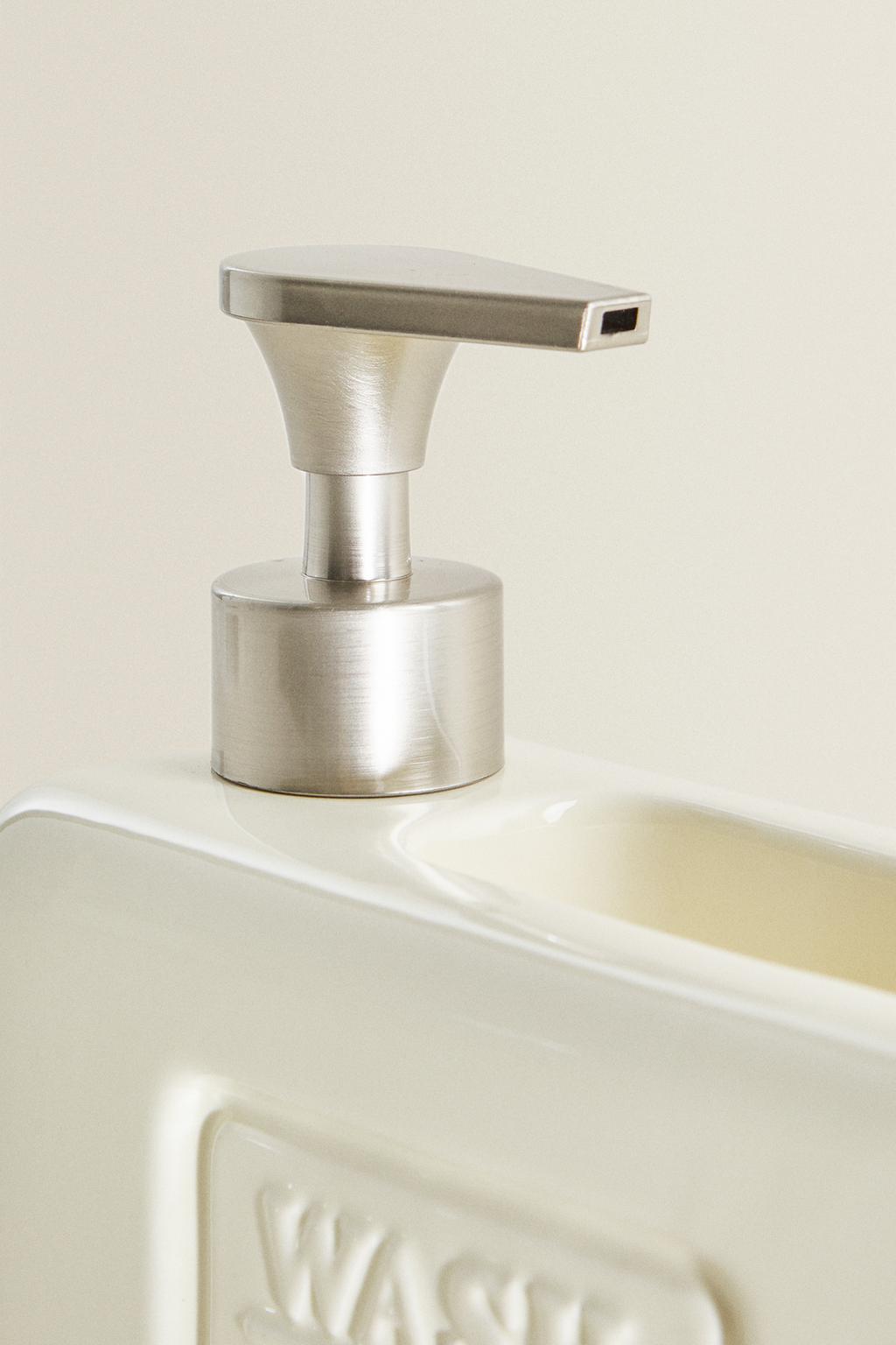 Диспенсер для моющего средства с контейнером