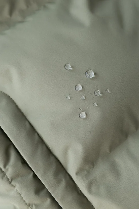 СТЕГАНАЯ КУРТКА WATER REPELLENT С КАПЮШОНОМ