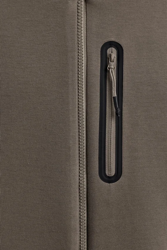 ТЕХНИЧЕСКАЯ ТОЛСТОВКА С КАПЮШОНОМ НА МОЛНИИ