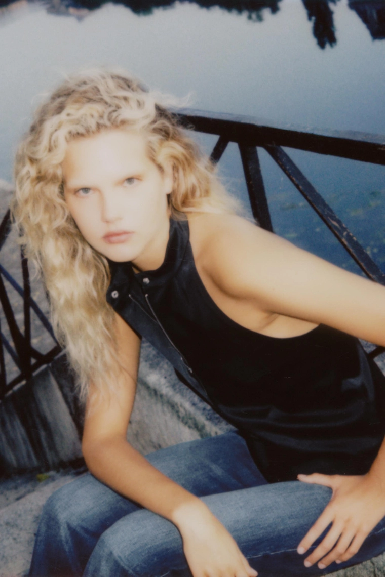 Жилет с открытой спиной